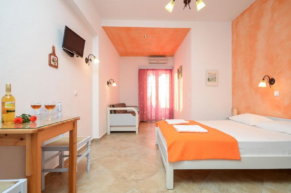 Sofia Studios Agia Anna  Camera foto